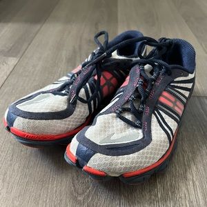 Brooks Pure Connect Sz 6.5